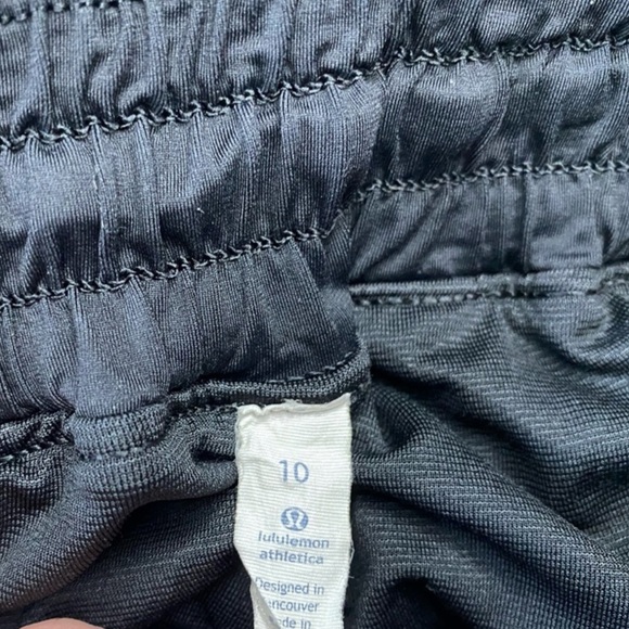 Lululemon Tracker Short IV 4’ Bit Point Ice Gray Black Size 10 - Picture 5 of 5